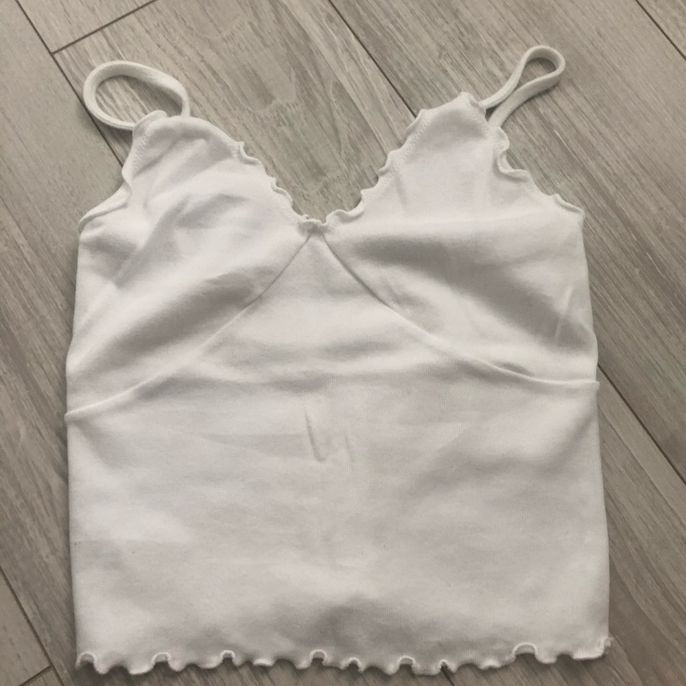 BRANDY MELVILLE WHITE RUFFLE TANK